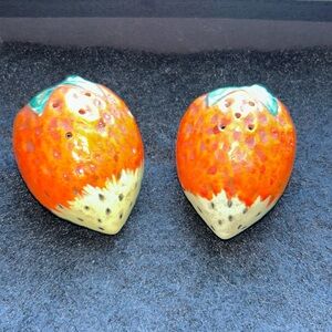 Vintage Ceramic STRAWBERRY Salt and Pepper Shaker Set - Realistic Look - Japan